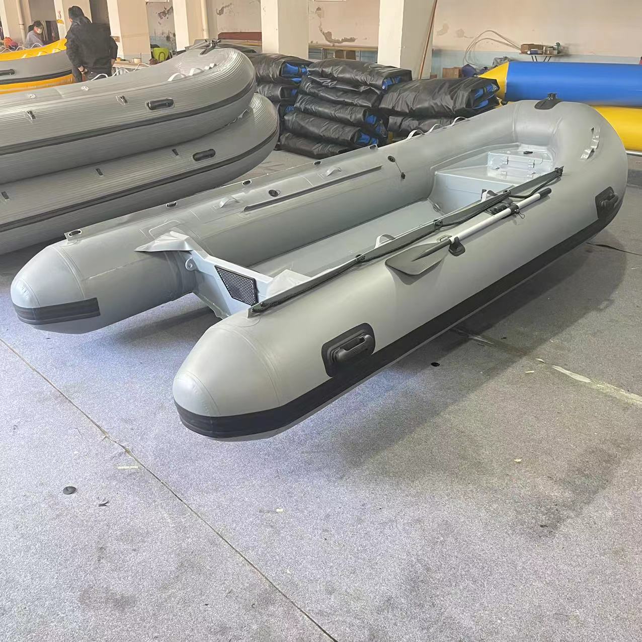 Bateau pneumatique à coque en  - Inflatable Boat 4 Person avis et prix