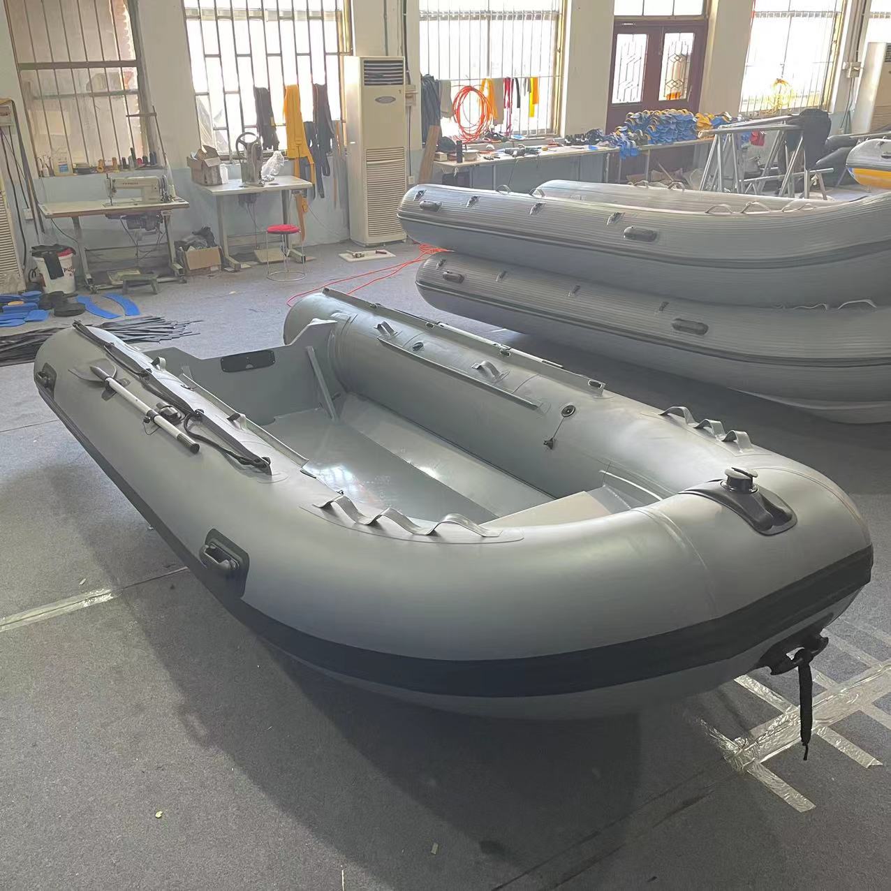 Bateau pneumatique à coque en  - Inflatable Boat 4 Person avis et prix