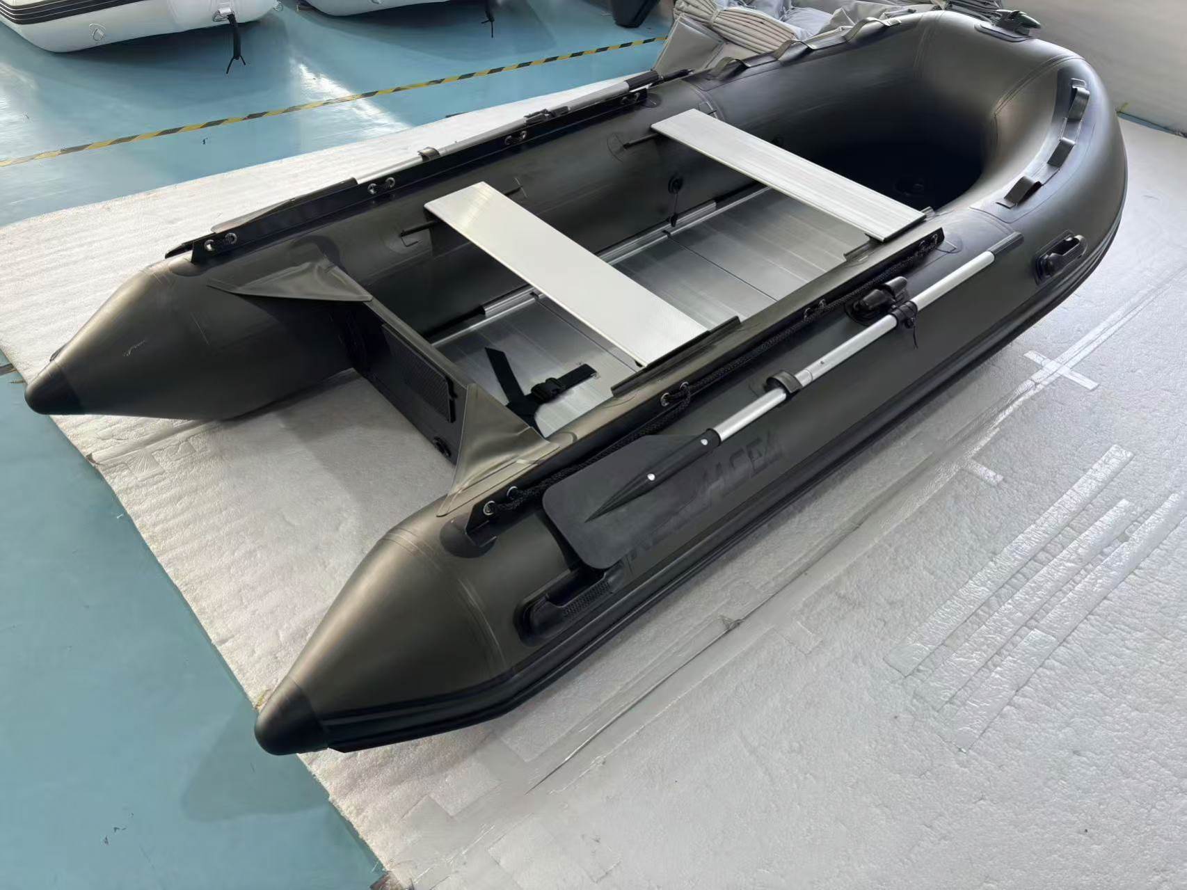 Bateau gonflable en PVC avec p - Inflatable Boat 4 Person avis et prix